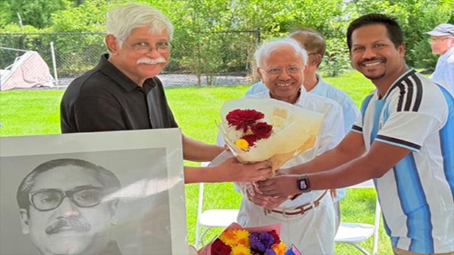 হাসিনার পলায়নের ২ বছর পর আমেরিকায় আত্মপ্রকাশ করলেন বিতর্কিত লেখক জাফর ইকবাল
