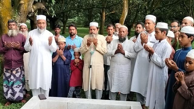 শহীদ তারেকের কবর জিয়ারত করলেন জামায়াতের এমপি ড. মিজানুর রহমান