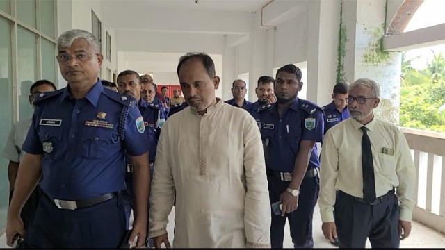 ঈগল হান্ট মামলায় দুই দিনের রিমান্ডে সাবেক এসপি আসাদুজ্জামান