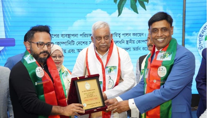 গুনীজন সম্মাননা পেলেন ওয়ালটনের এমডি গোলাম মোর্শেদ